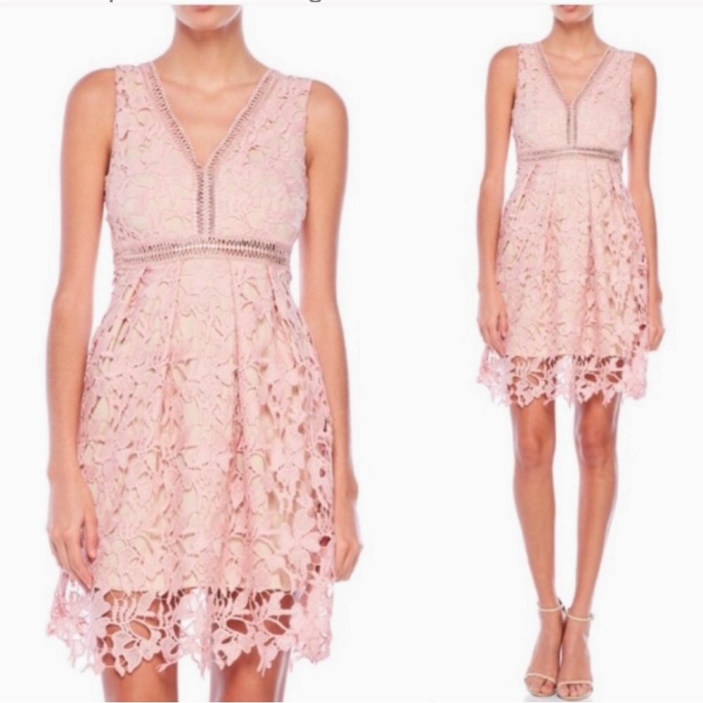 NWT Romeo + Juliet Couture Dusty Rose Crochet Dress